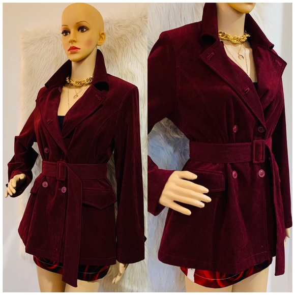 𝑫𝒐𝒖𝒃𝒍𝒆 𝑩𝒓𝒆𝒂𝒔𝒕𝒆𝒅 𝑪𝒐𝒂𝒕 - Picture 2 of 7